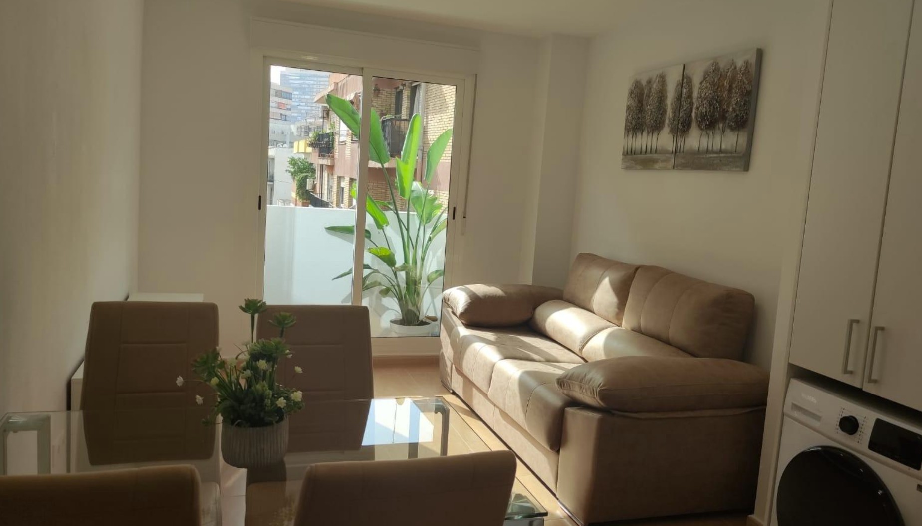Coqueto apartamento  de 2 dormitorios en San Blas, Alicante .