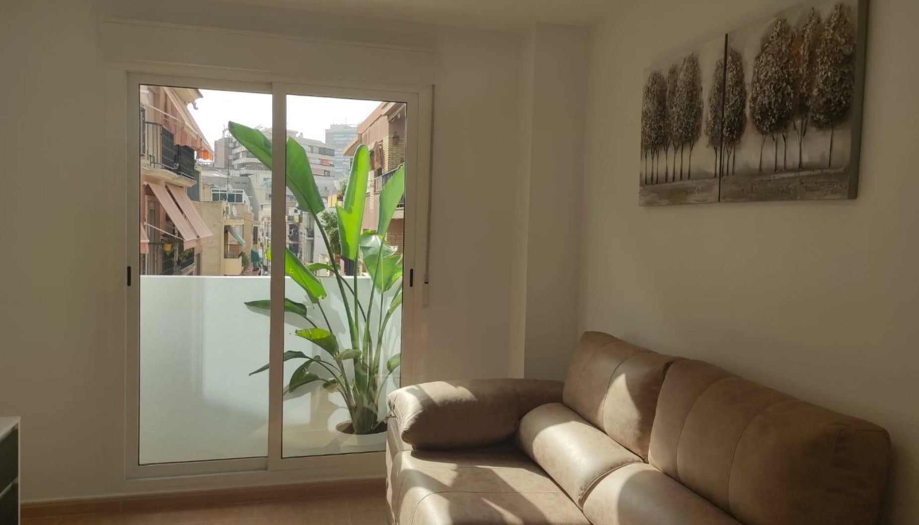 Coqueto apartamento  de 2 dormitorios en San Blas, Alicante .