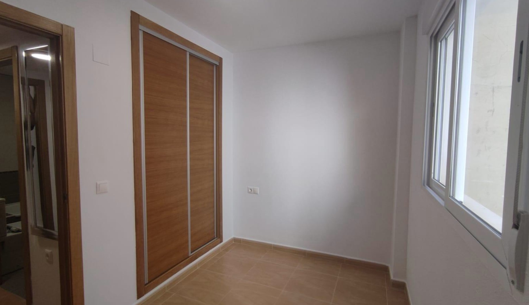 Coqueto apartamento  de 2 dormitorios en San Blas, Alicante .