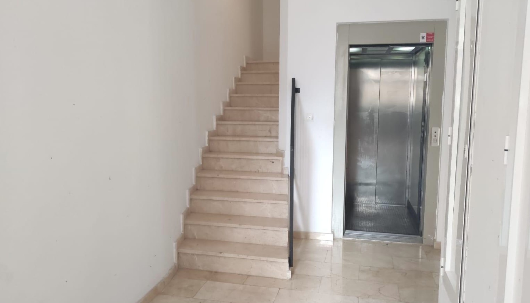 Coqueto apartamento  de 2 dormitorios en San Blas, Alicante .