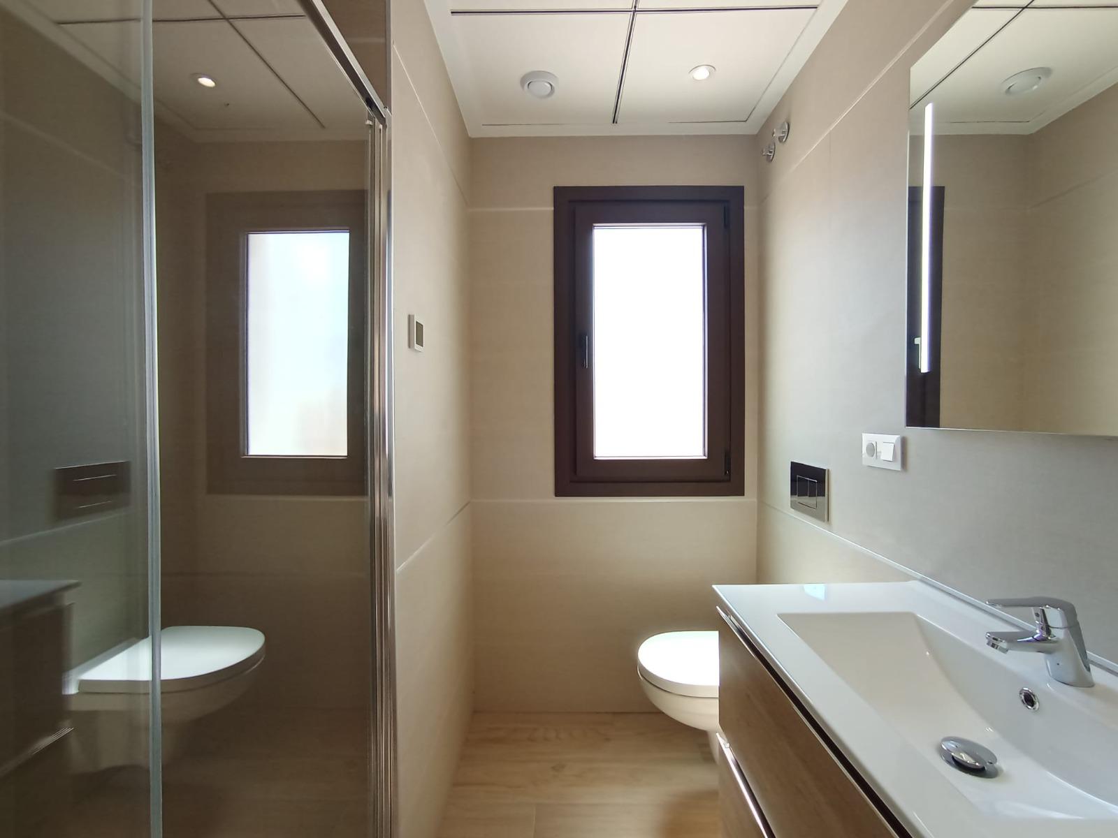 Moderne appartement in een privé wooncomplex met uitstekende voorzieningen.