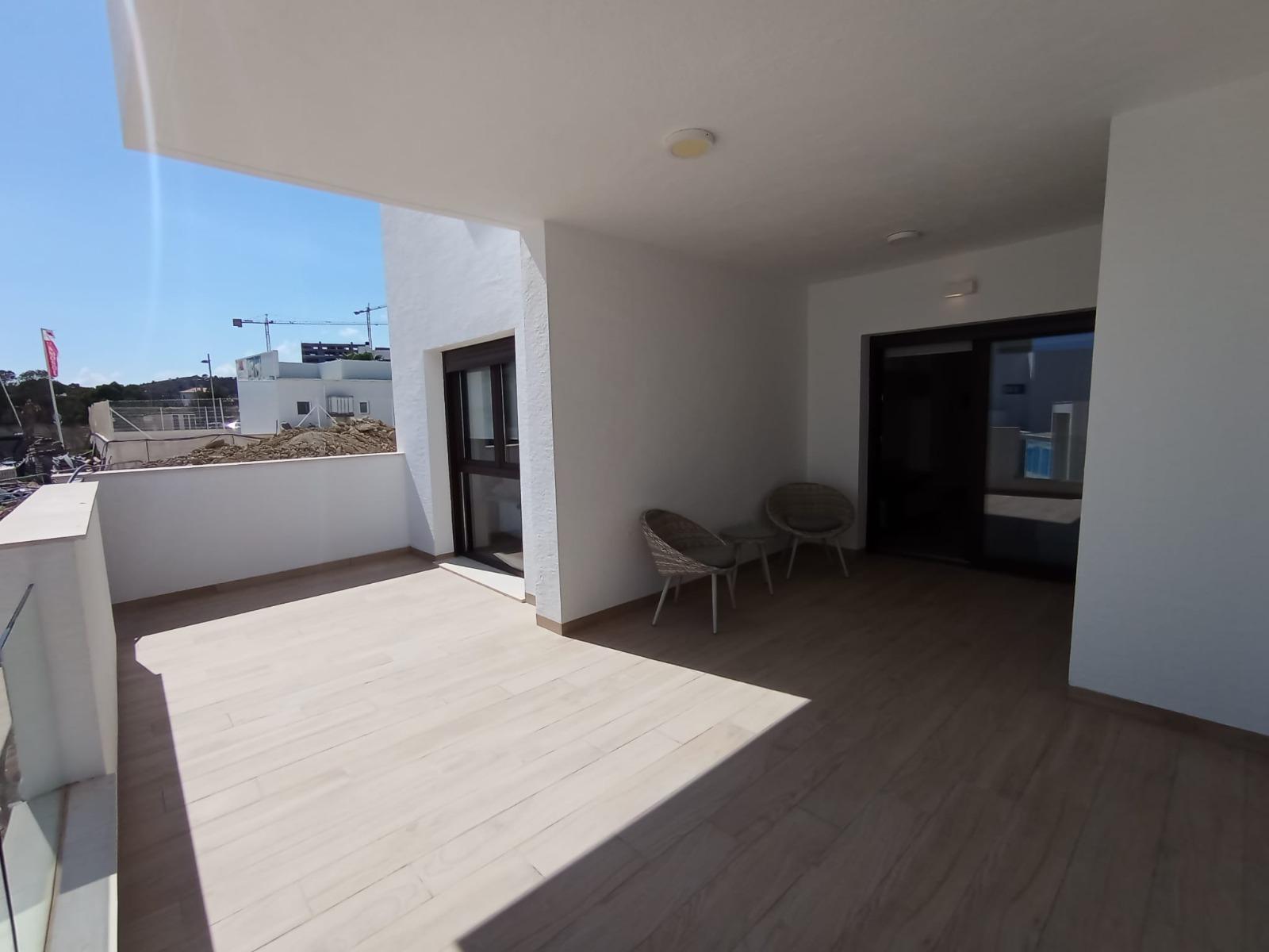 Moderne appartement in een privé wooncomplex met uitstekende voorzieningen.