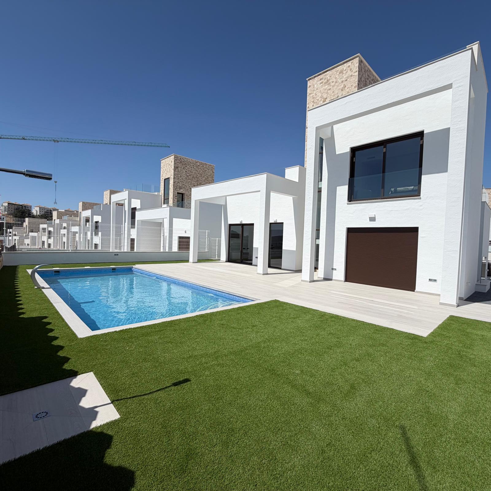 FINV0826 - Luxury New Construction Villa with Private Pool in Finestrat
