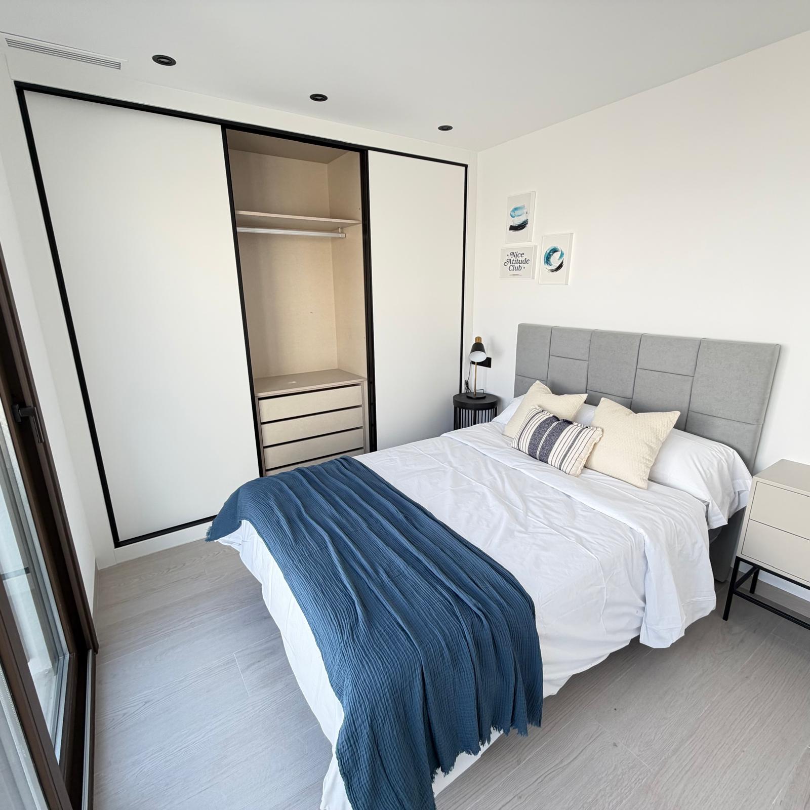 Villa de Lujo de Nueva Construcción con Piscina Privada en Finestrat .