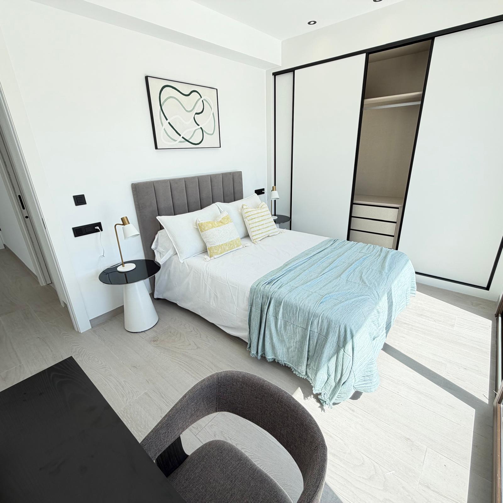Villa de Lujo de Nueva Construcción con Piscina Privada en Finestrat .