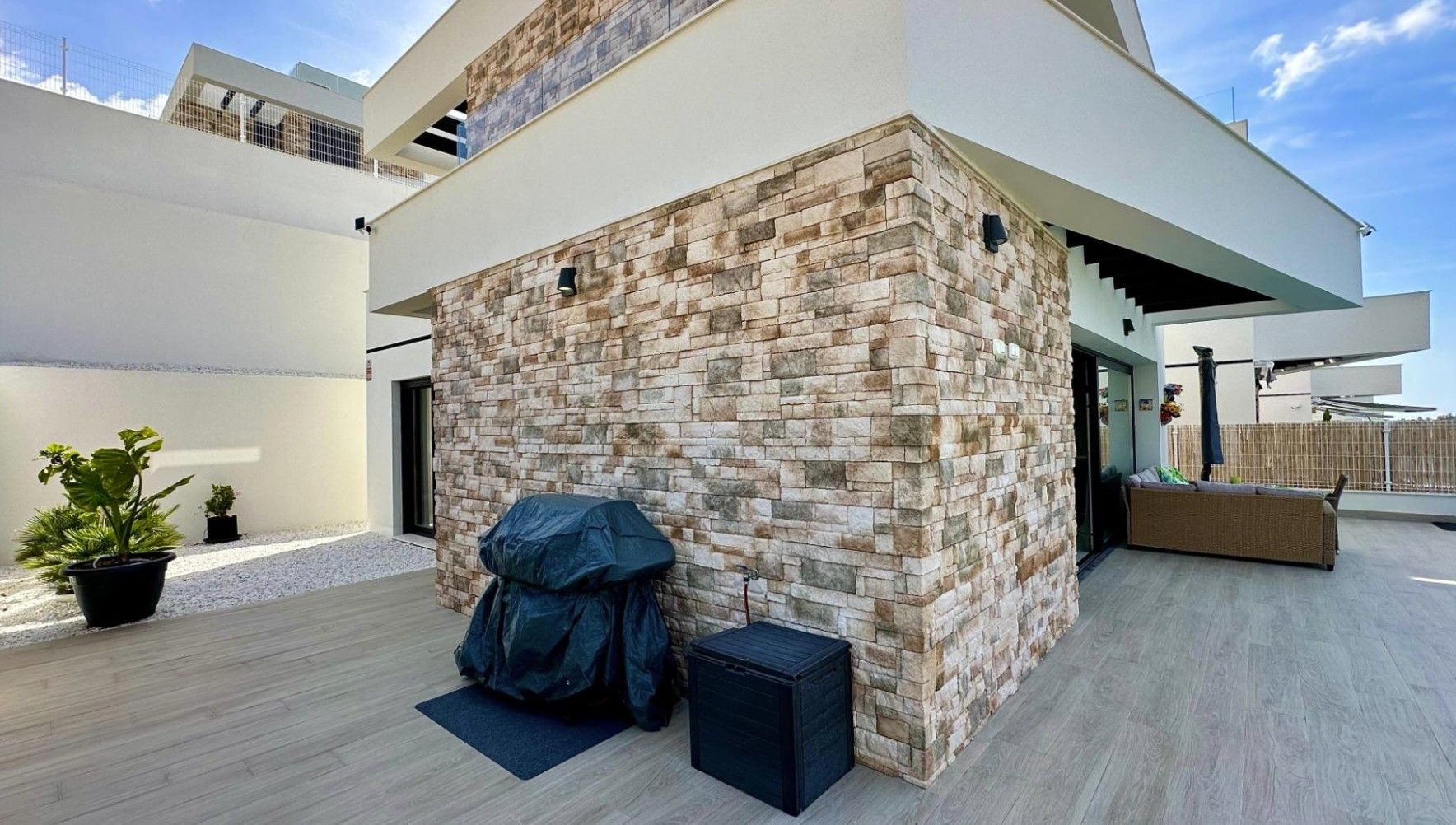 RENTAL OF MAGNIFICENT VILLA FOR LONG TERM IN FINESTRAT.