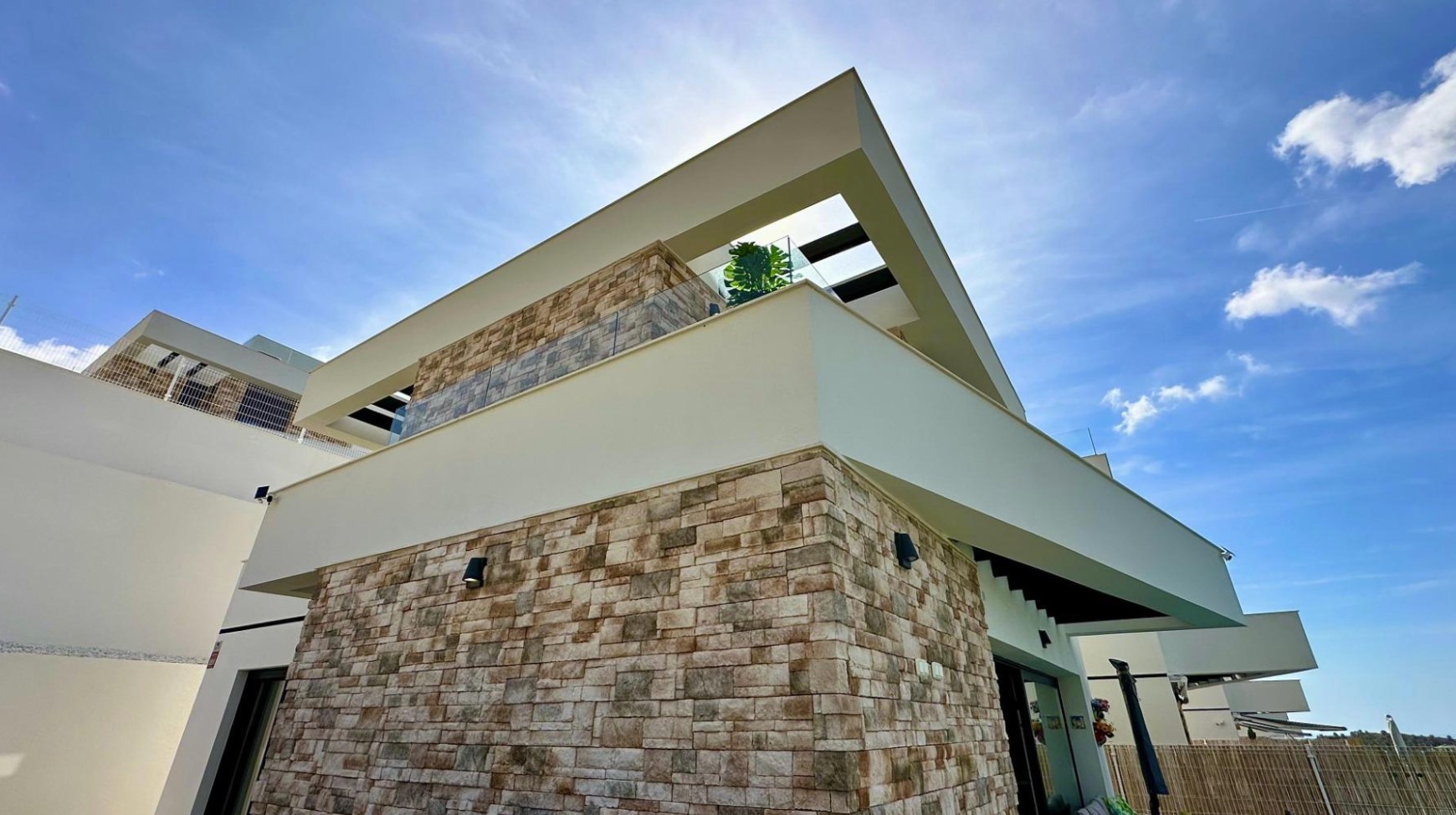 RENTAL OF MAGNIFICENT VILLA FOR LONG TERM IN FINESTRAT.