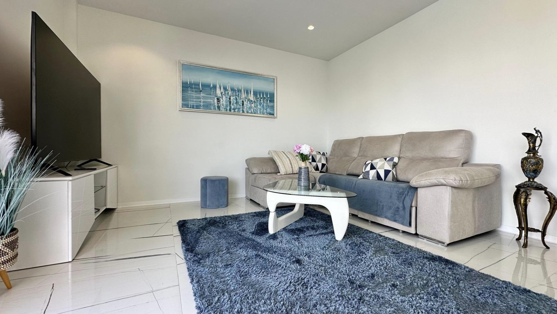 RENTAL OF MAGNIFICENT VILLA FOR LONG TERM IN FINESTRAT.