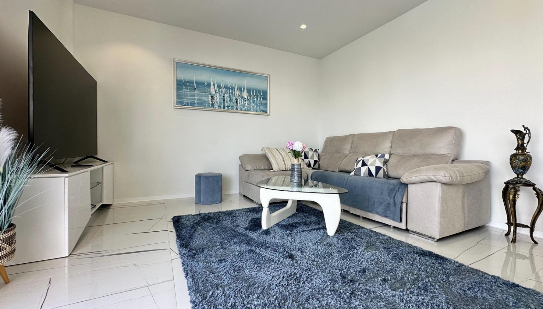 RENTAL OF MAGNIFICENT VILLA FOR LONG TERM IN FINESTRAT.