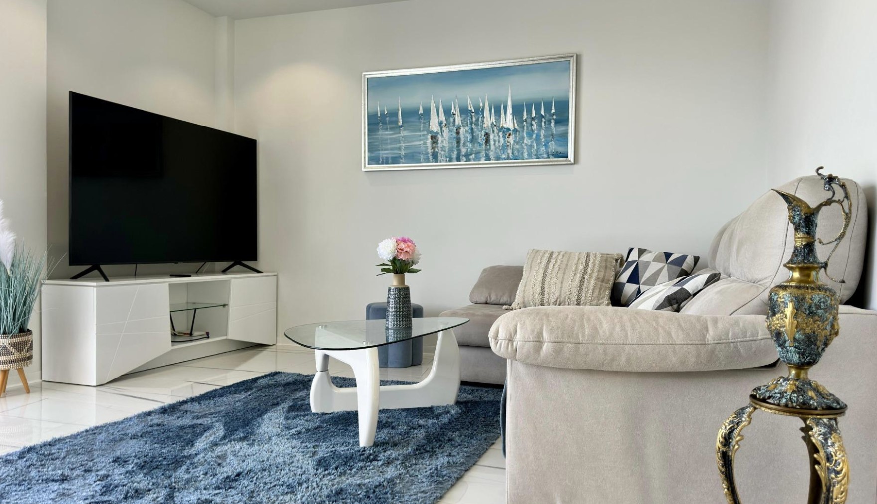RENTAL OF MAGNIFICENT VILLA FOR LONG TERM IN FINESTRAT.