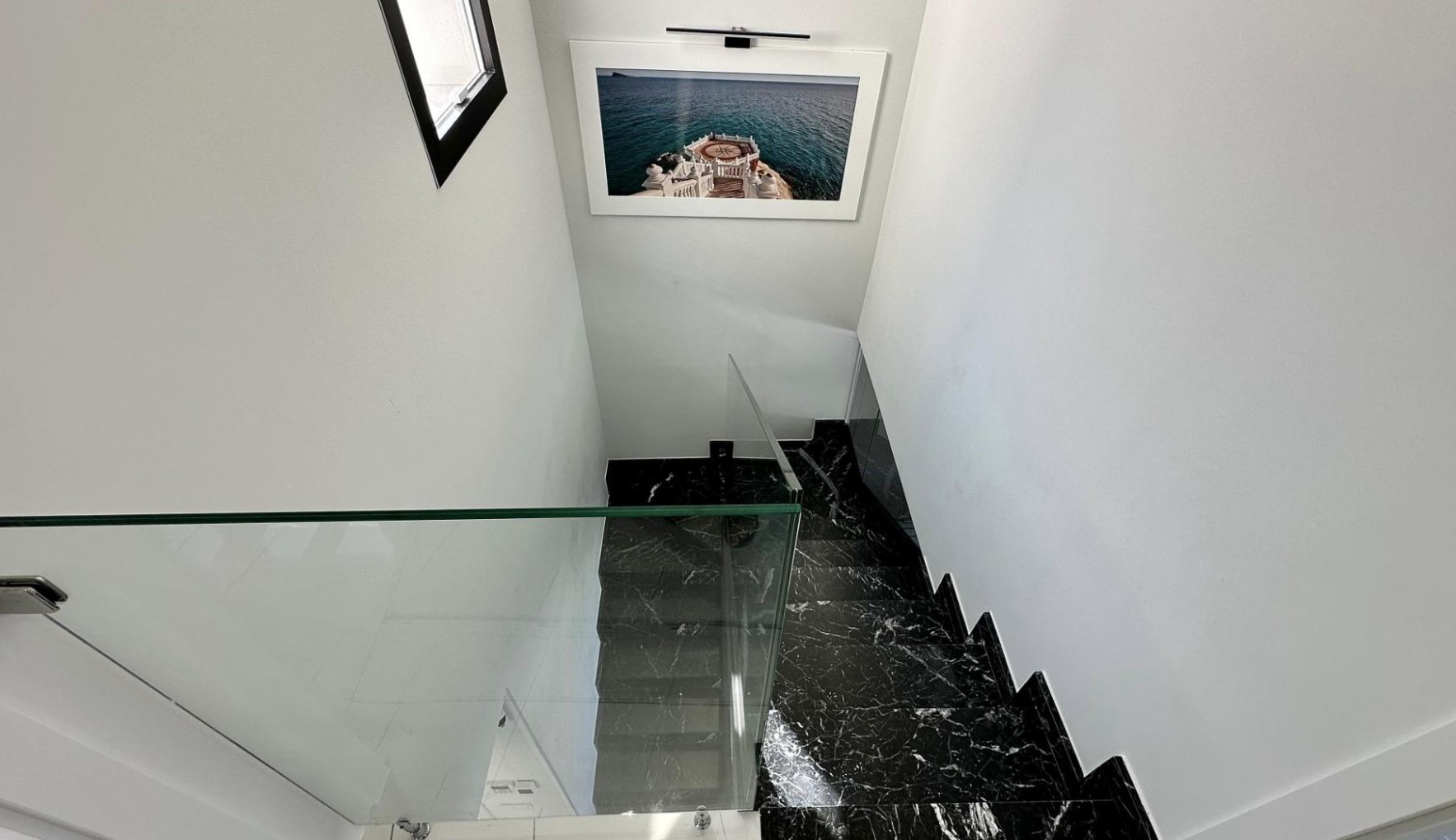 RENTAL OF MAGNIFICENT VILLA FOR LONG TERM IN FINESTRAT.