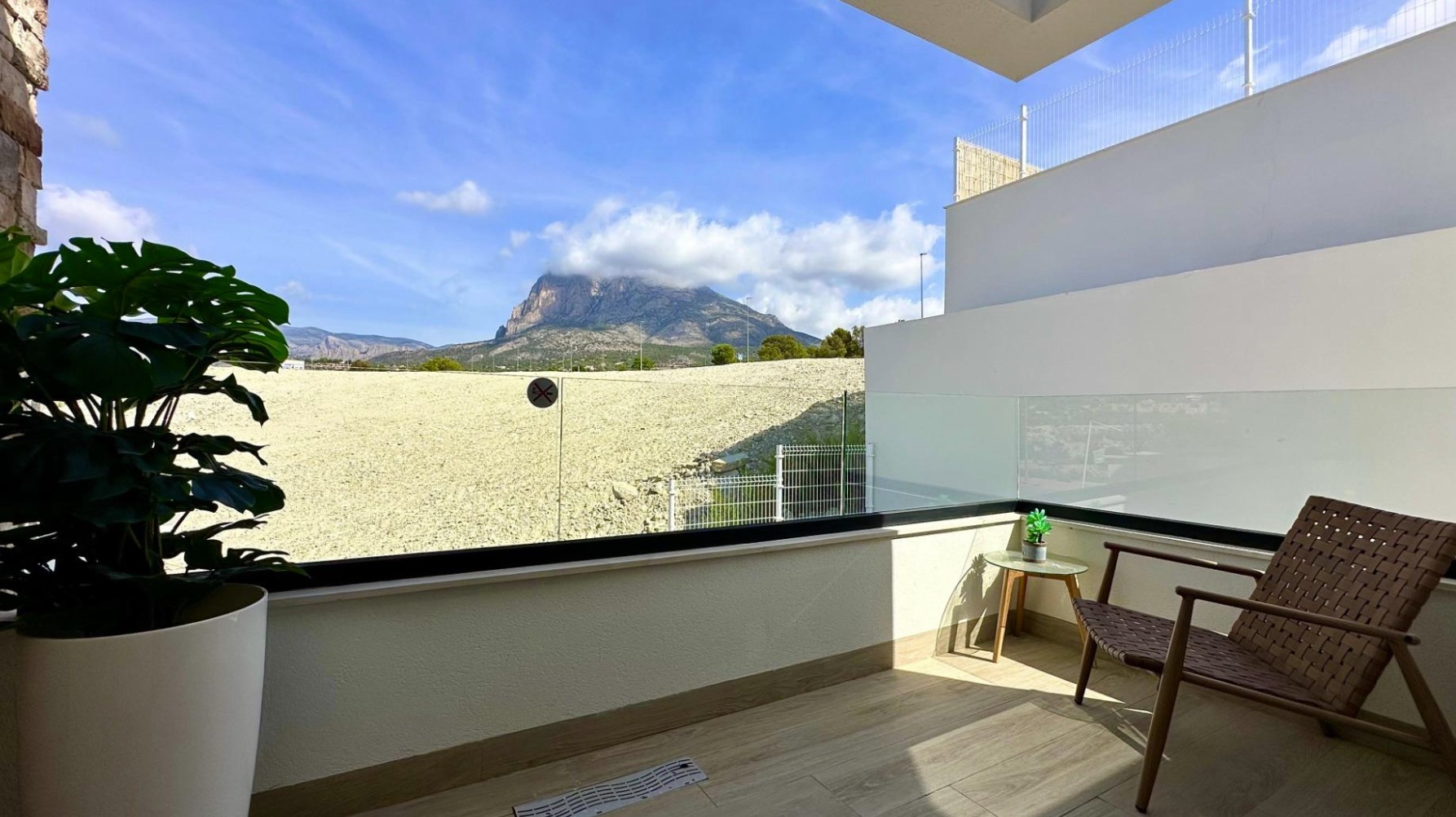 RENTAL OF MAGNIFICENT VILLA FOR LONG TERM IN FINESTRAT.