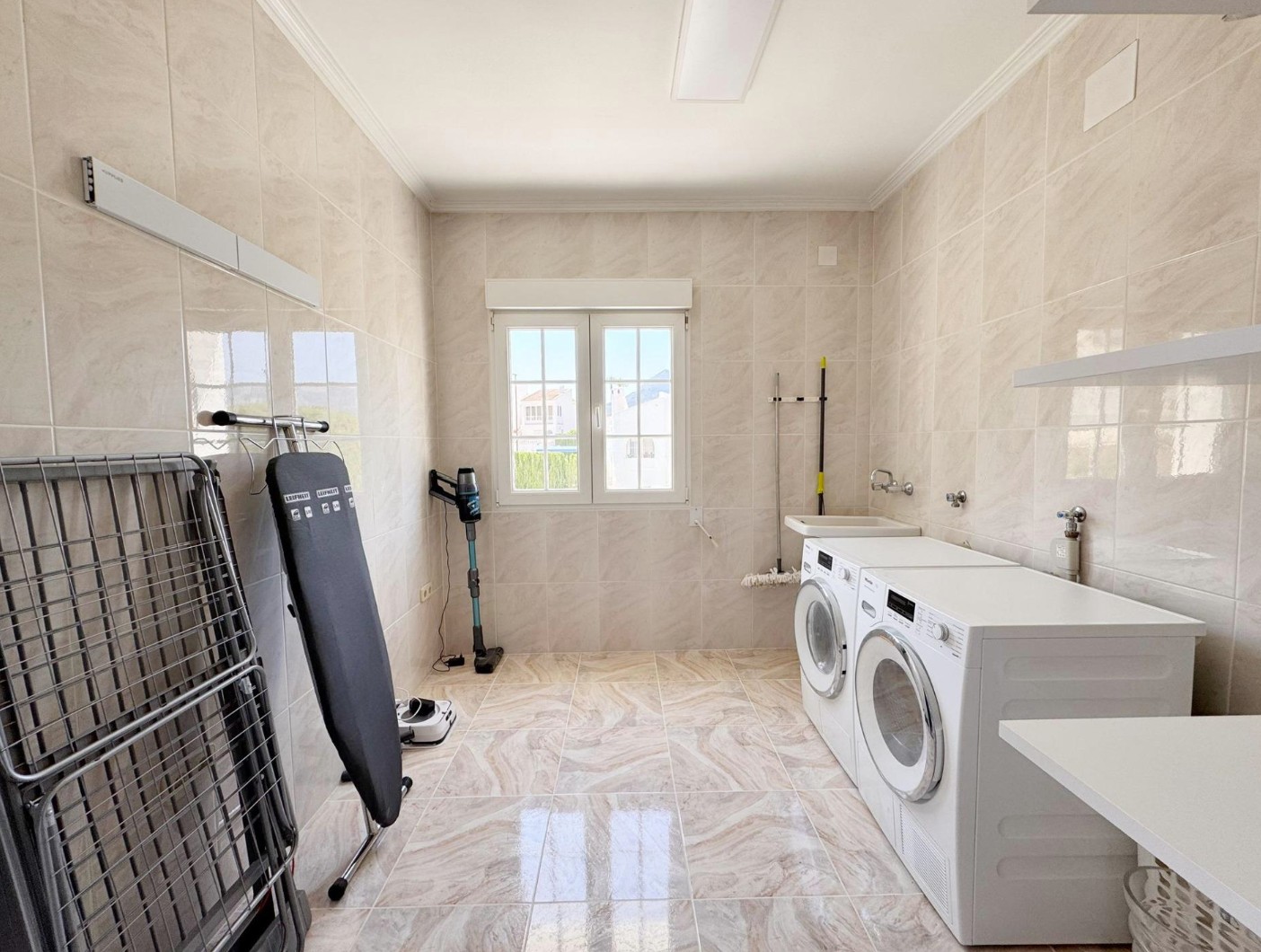 Location de chalet indépendant avec 7 chambres à La Nucia.