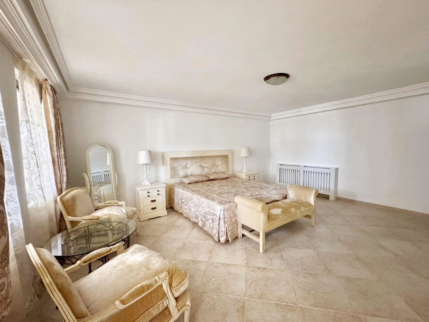 Location de chalet indépendant avec 7 chambres à La Nucia.
