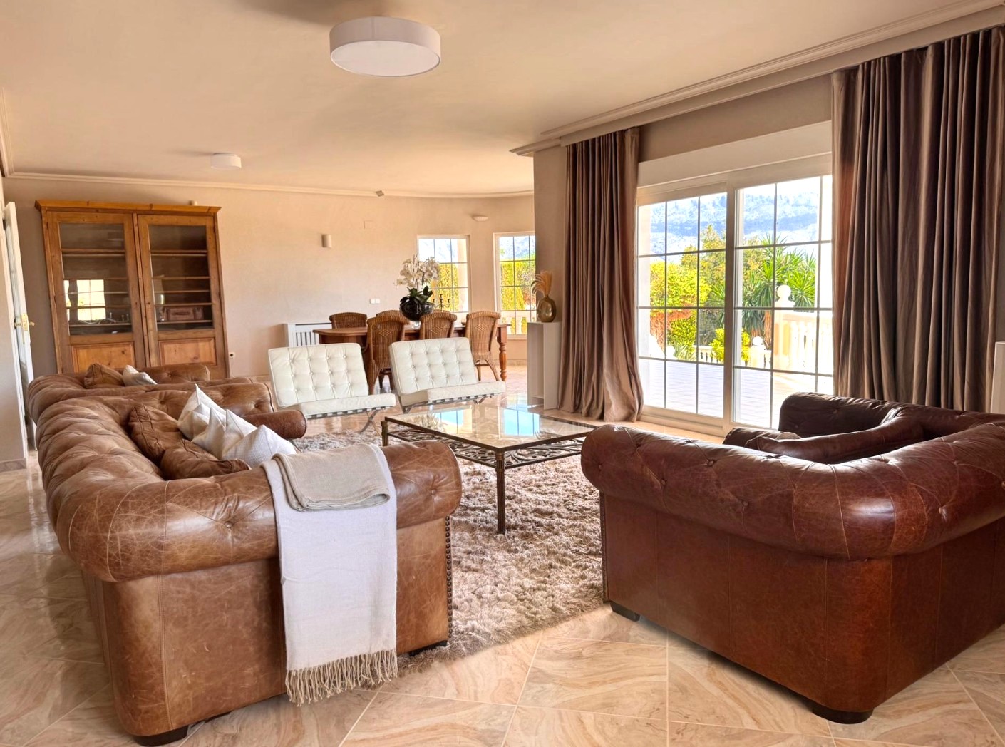Location de chalet indépendant avec 7 chambres à La Nucia.