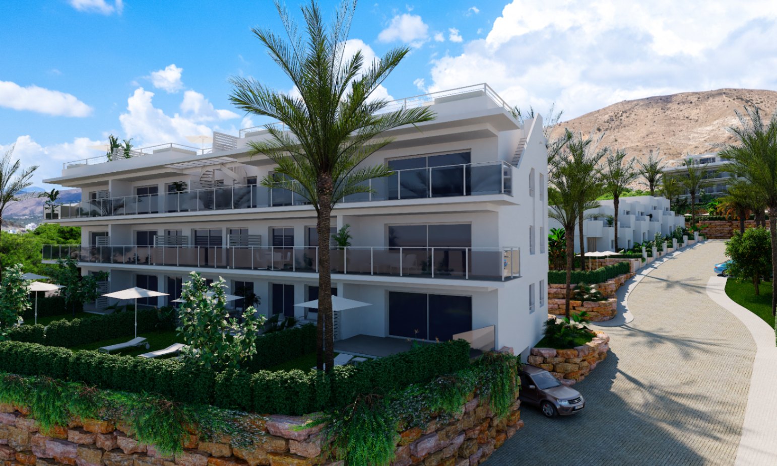 Preciosa planta baja con gran jardín y con vistas al mar .