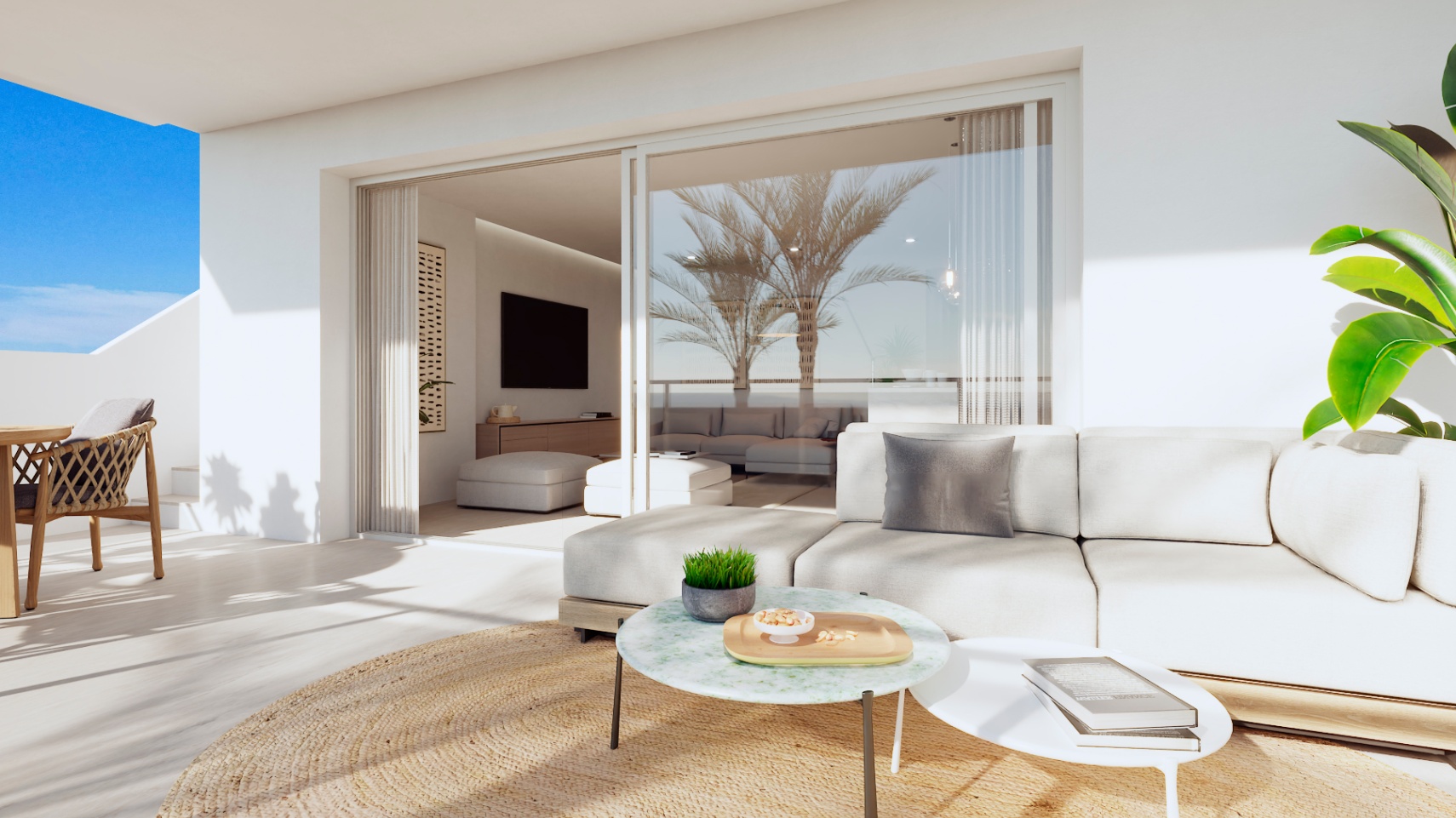 Preciosa planta baja con gran jardín y con vistas al mar .