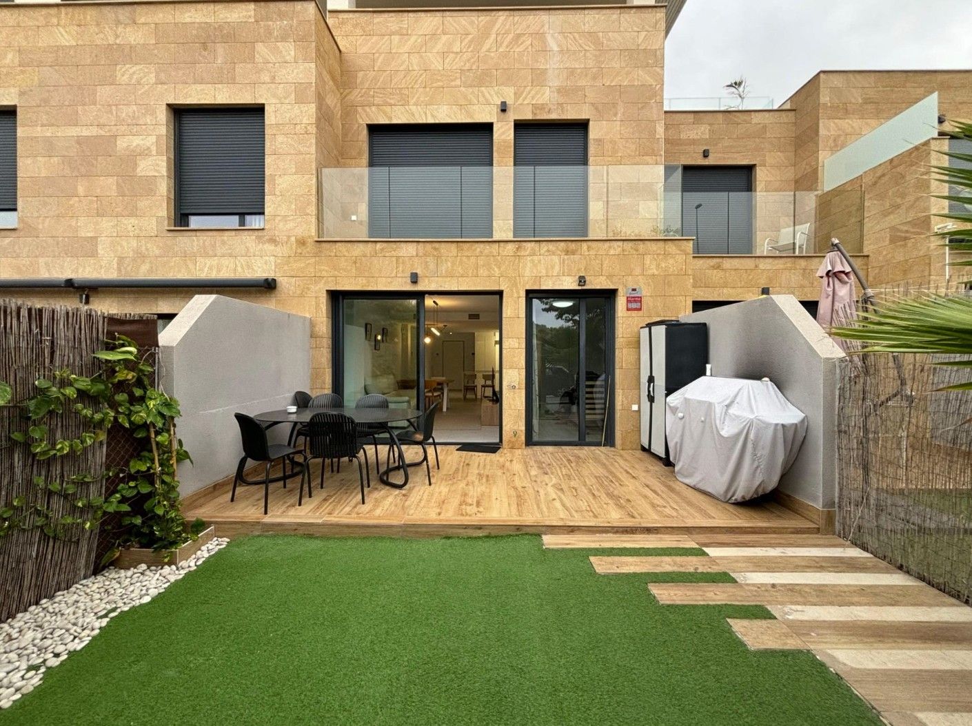 VILJ1026 - Beautiful townhouse by the sea.
