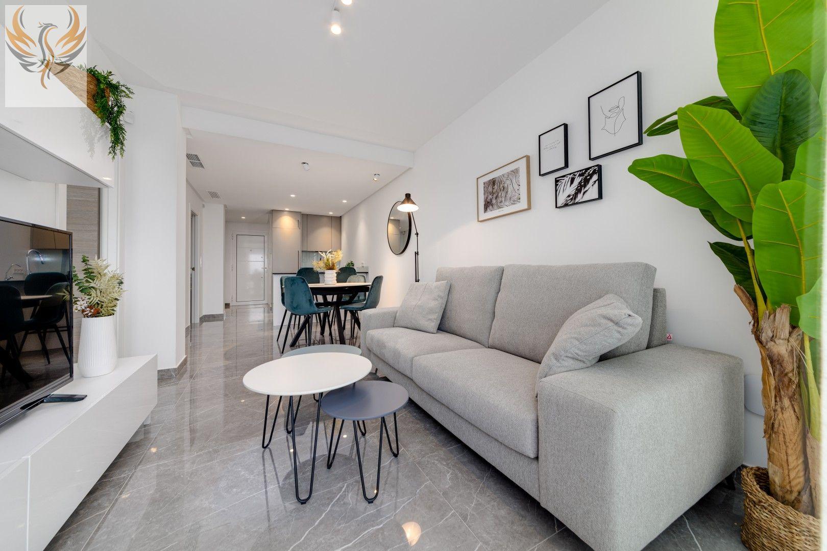 Apartamento con preciosas vistas al mar y zonas verdes .