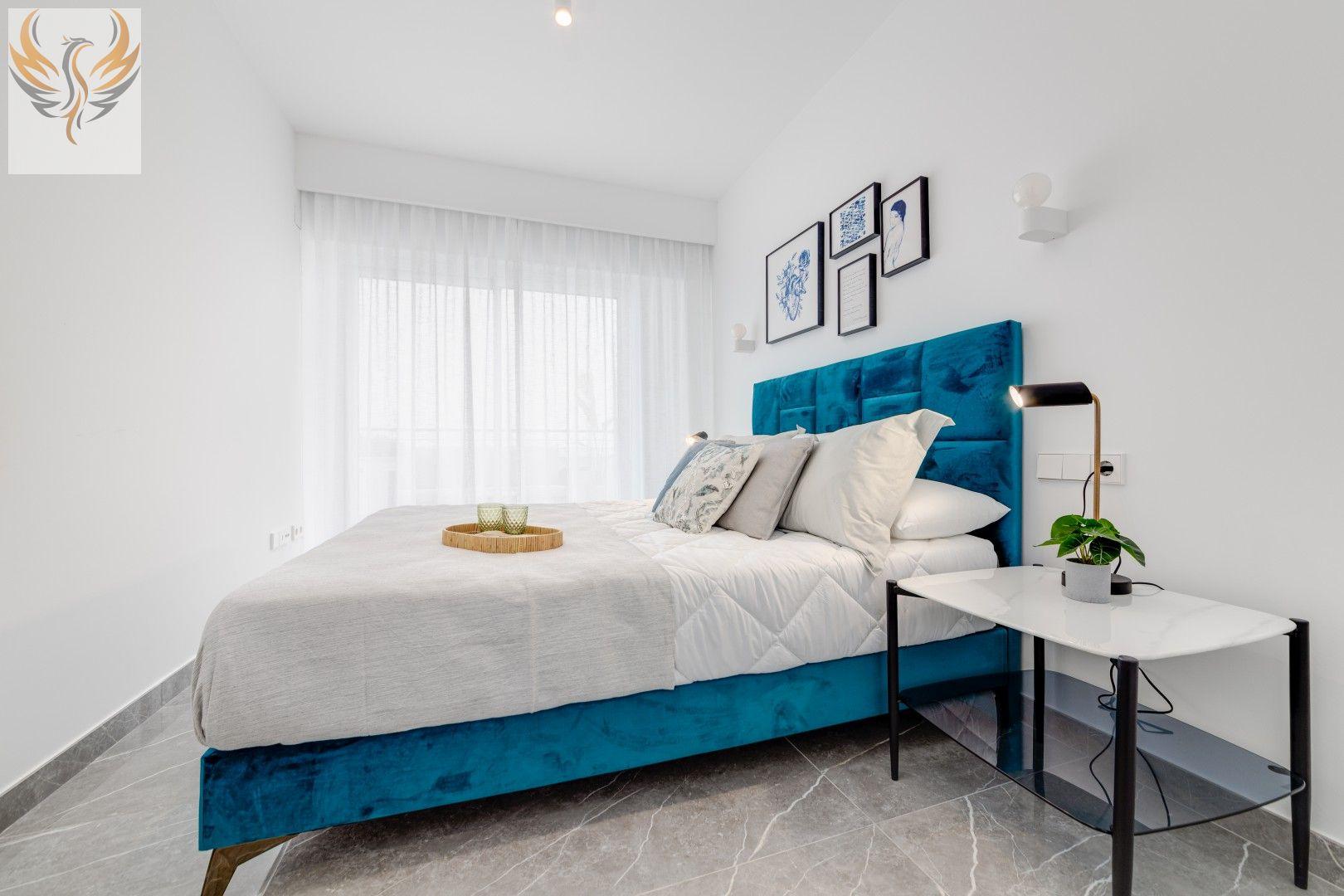 Apartamento con preciosas vistas al mar y zonas verdes .