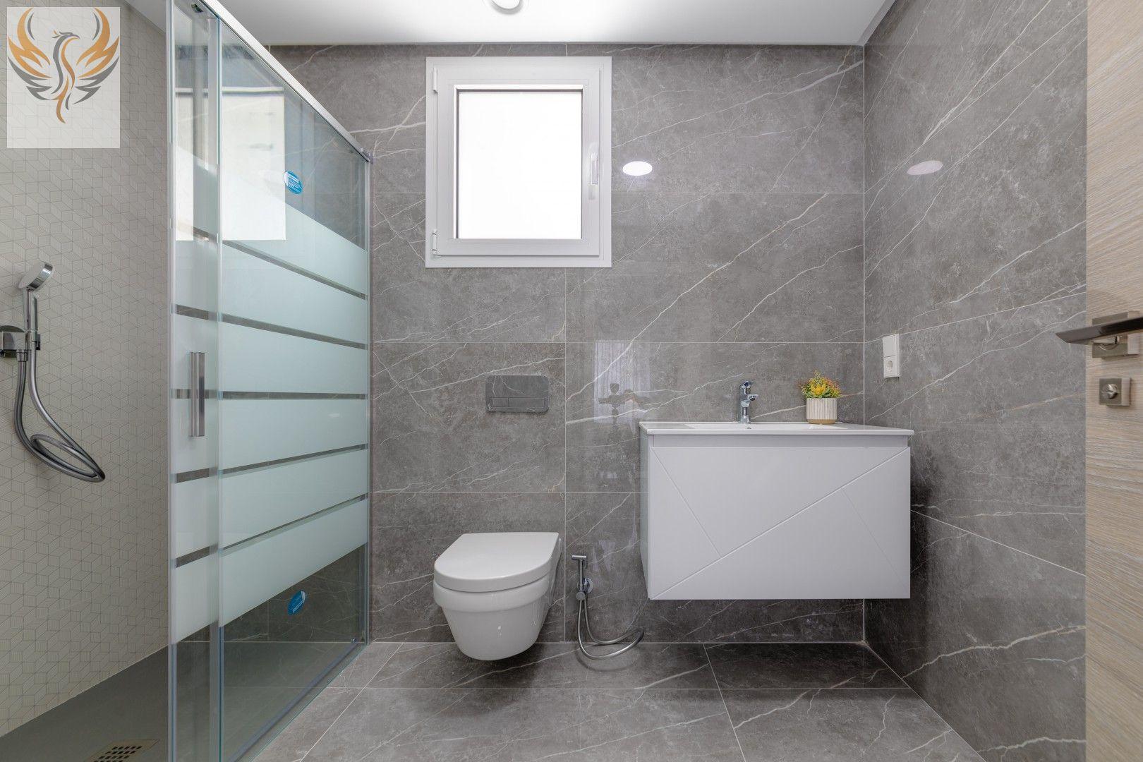 Apartamento con preciosas vistas al mar y zonas verdes .