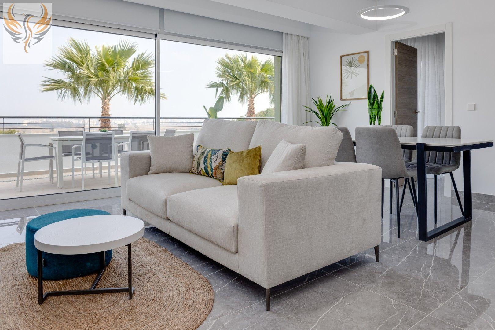 Apartamento con preciosas vistas al mar y zonas verdes .