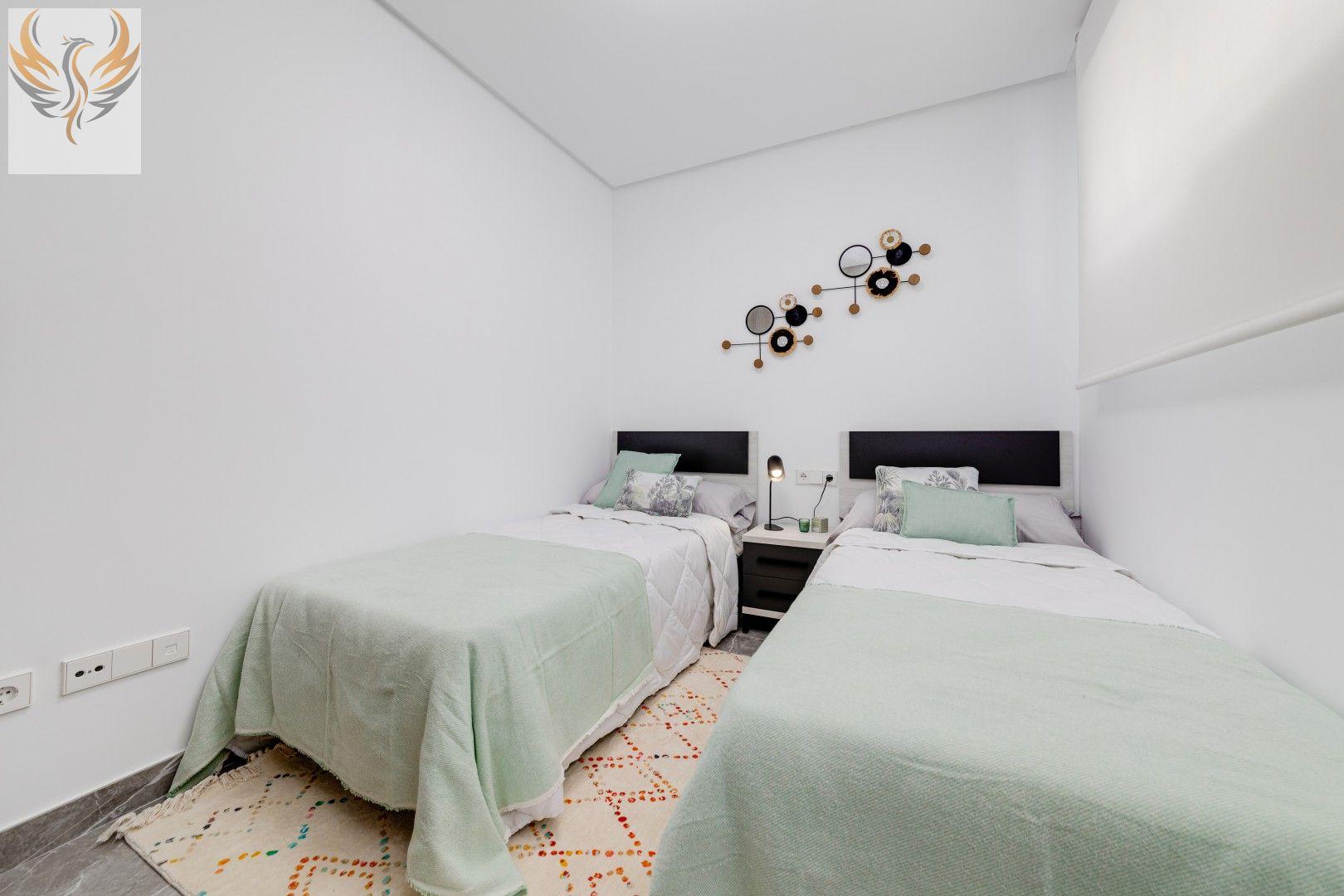 Apartamento con preciosas vistas al mar y zonas verdes .