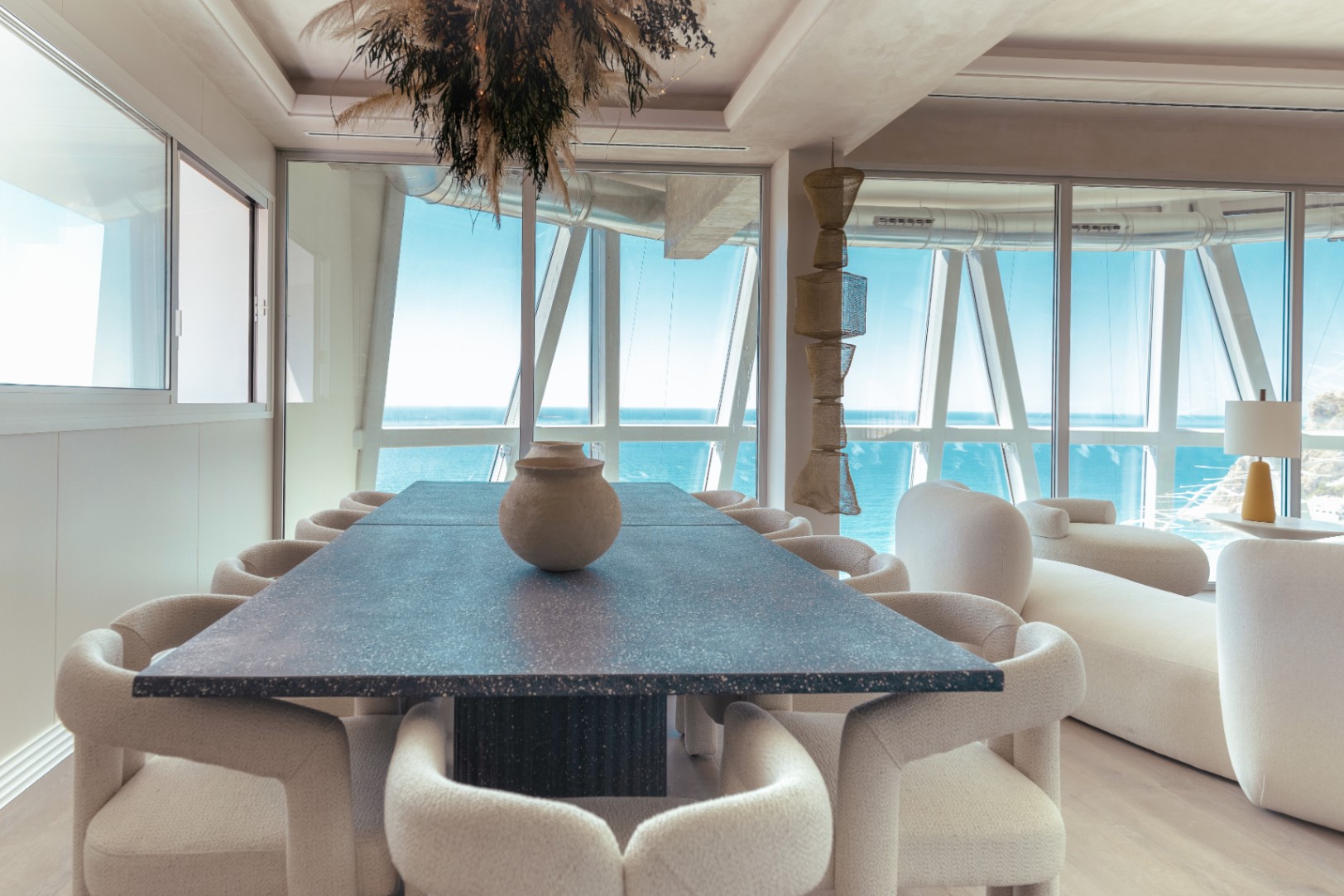 Appartement avec une vue magnifique sur la mer.