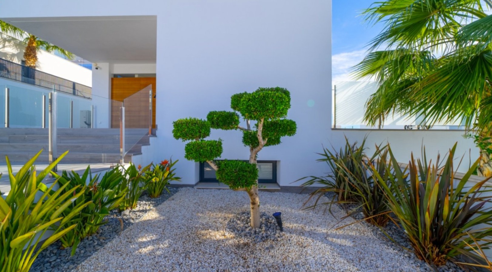 Elegante Villa con vistas al mar . 