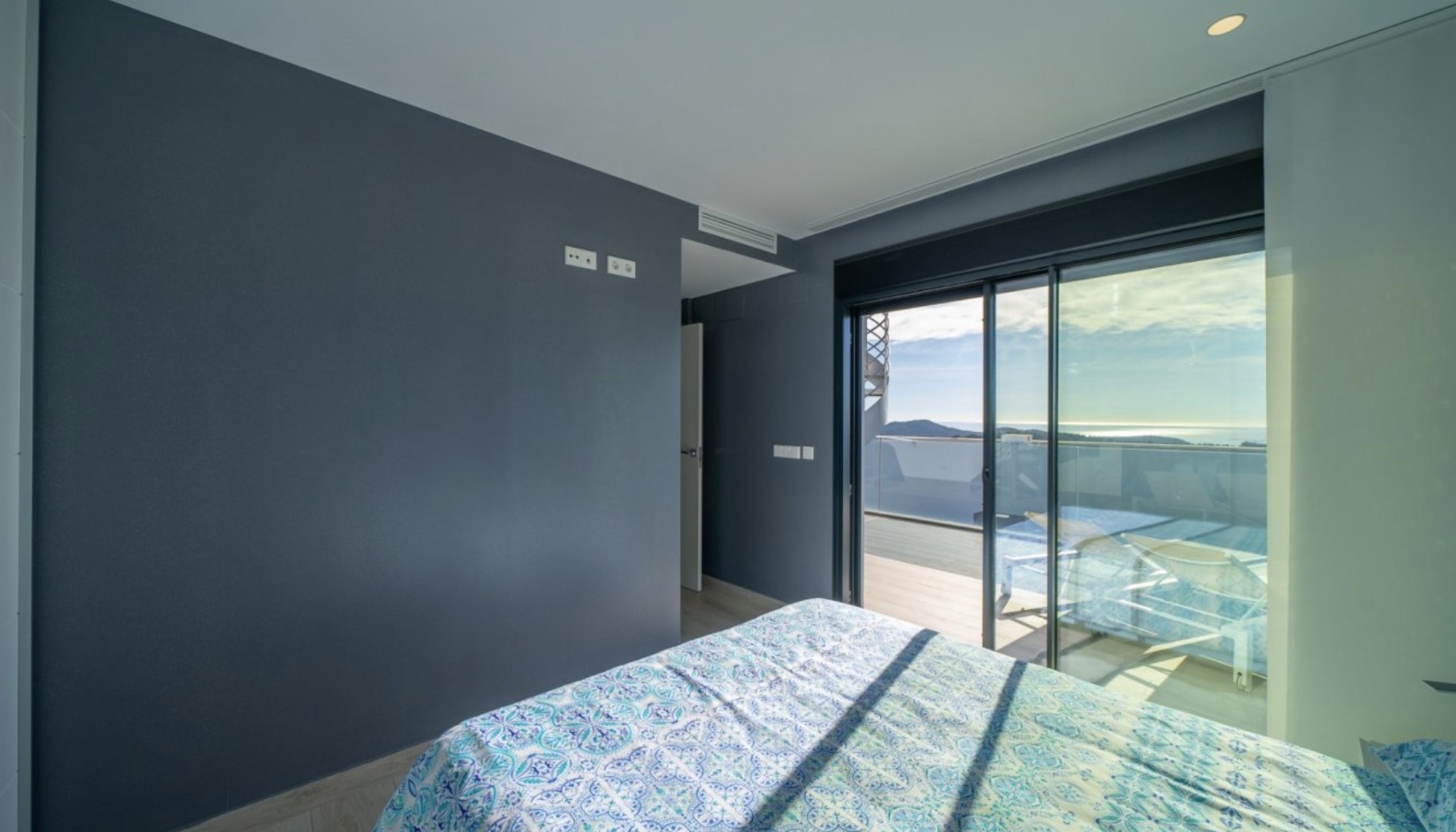 Elegante Villa con vistas al mar . 