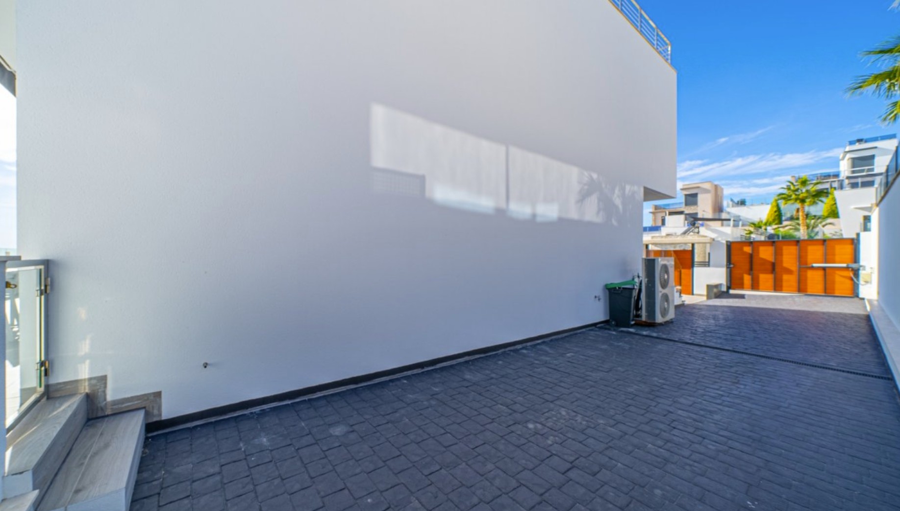 Elegante Villa con vistas al mar . 