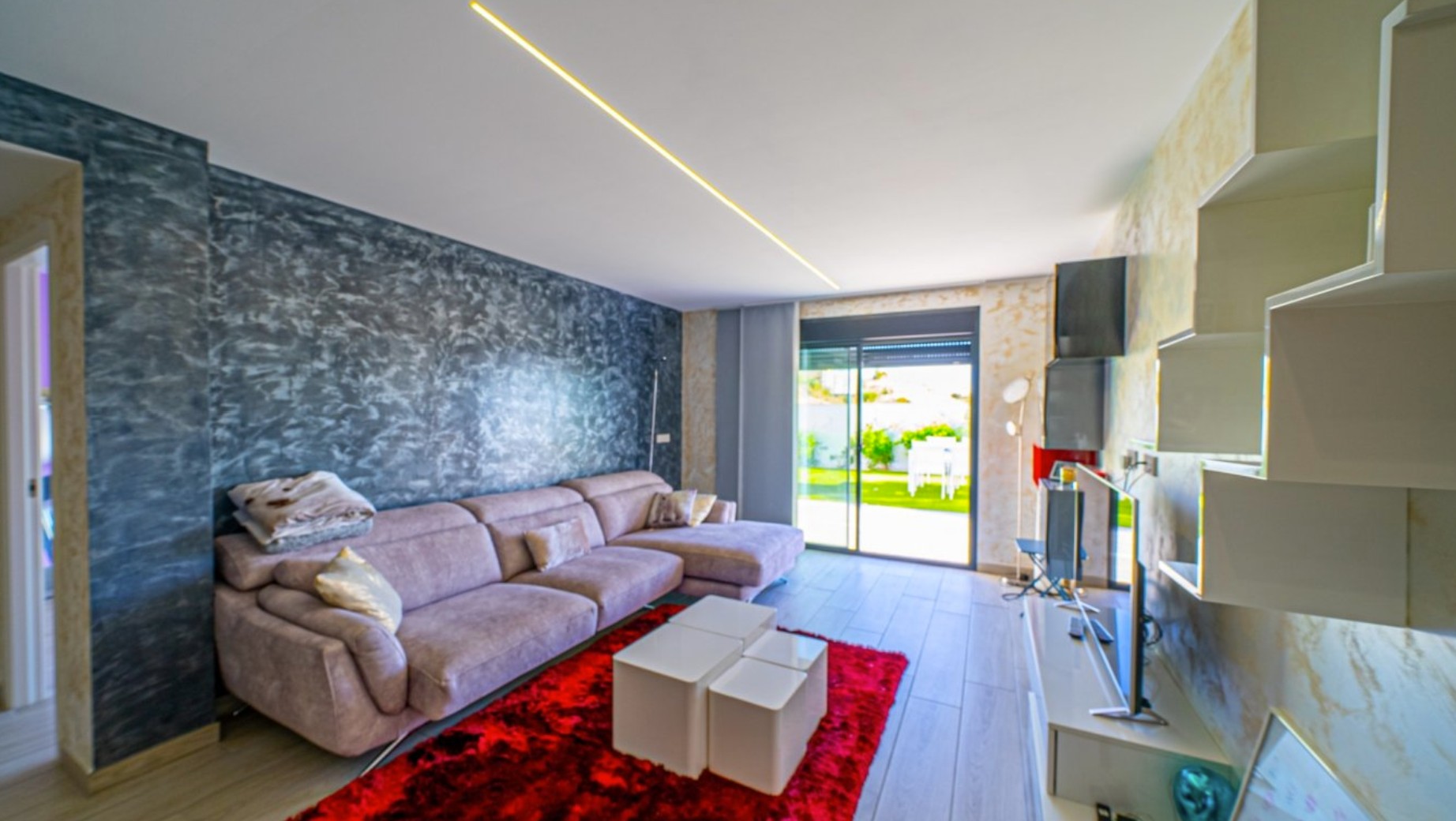 Elegante Villa con vistas al mar . 