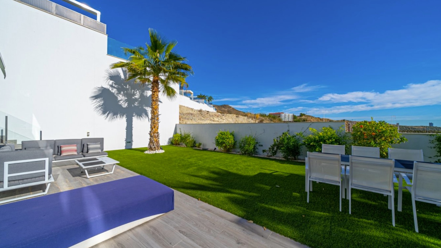 Elegante Villa con vistas al mar . 