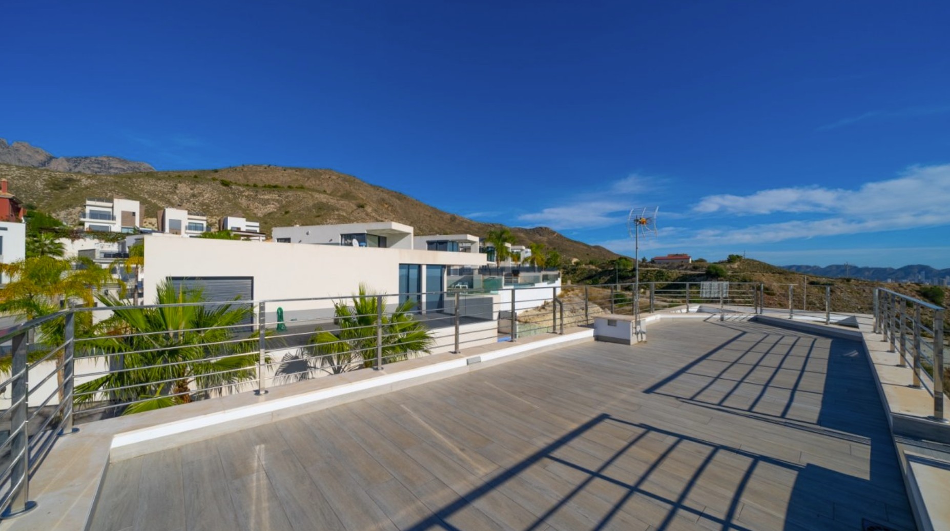Elegante Villa con vistas al mar . 