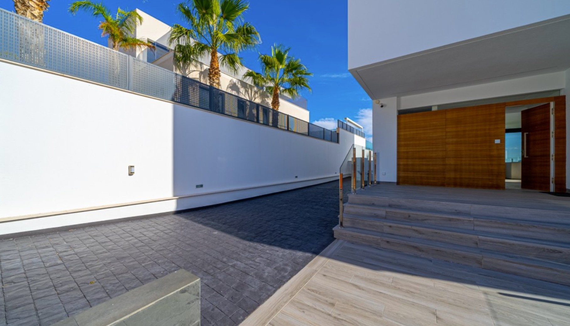 Elegante Villa con vistas al mar . 