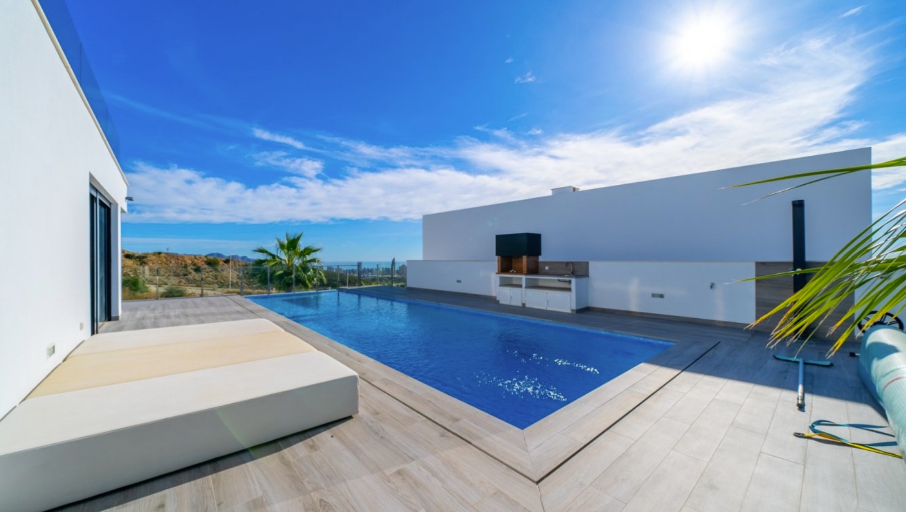 Elegante Villa con vistas al mar . 