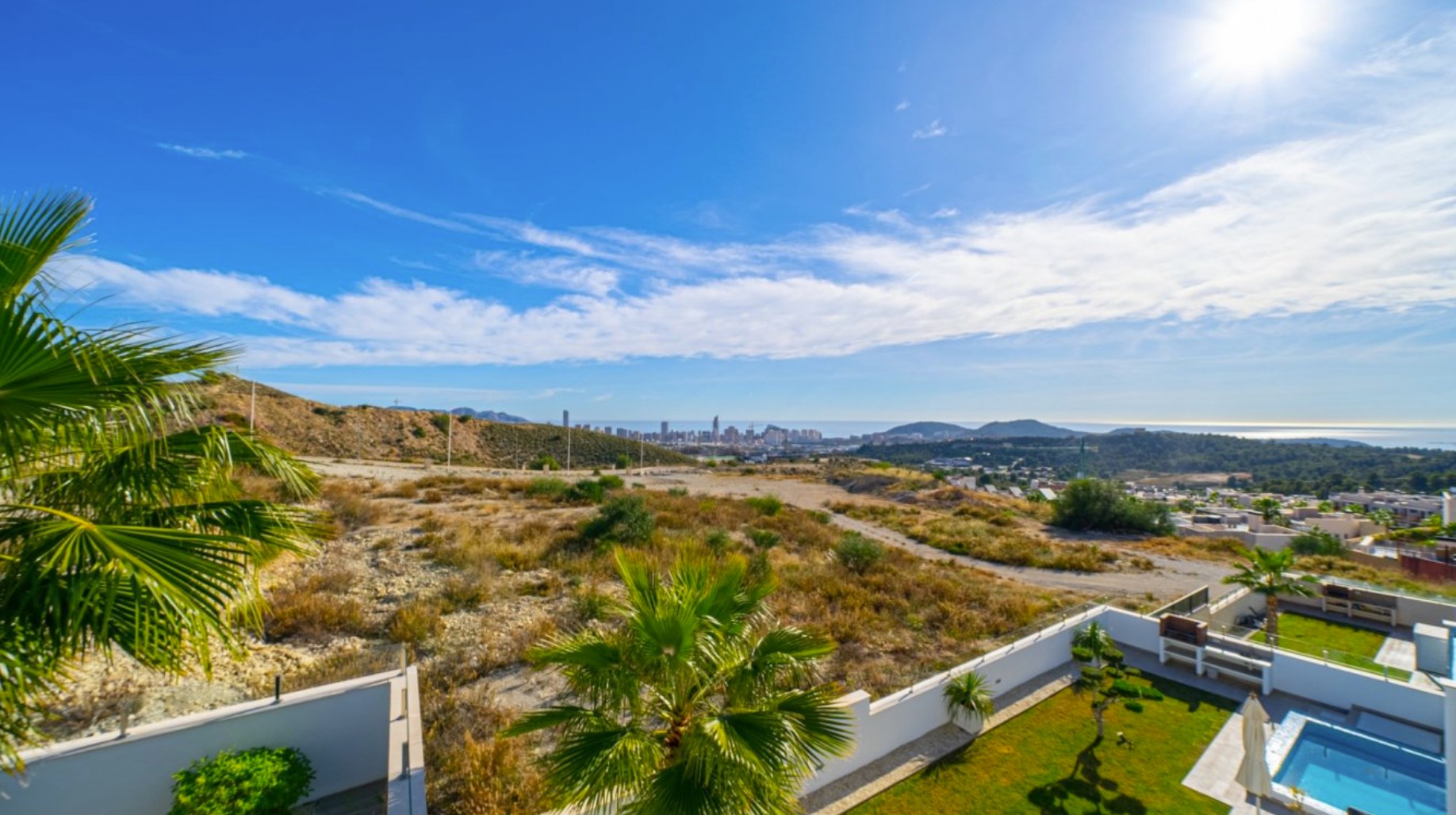 Elegante Villa con vistas al mar . 