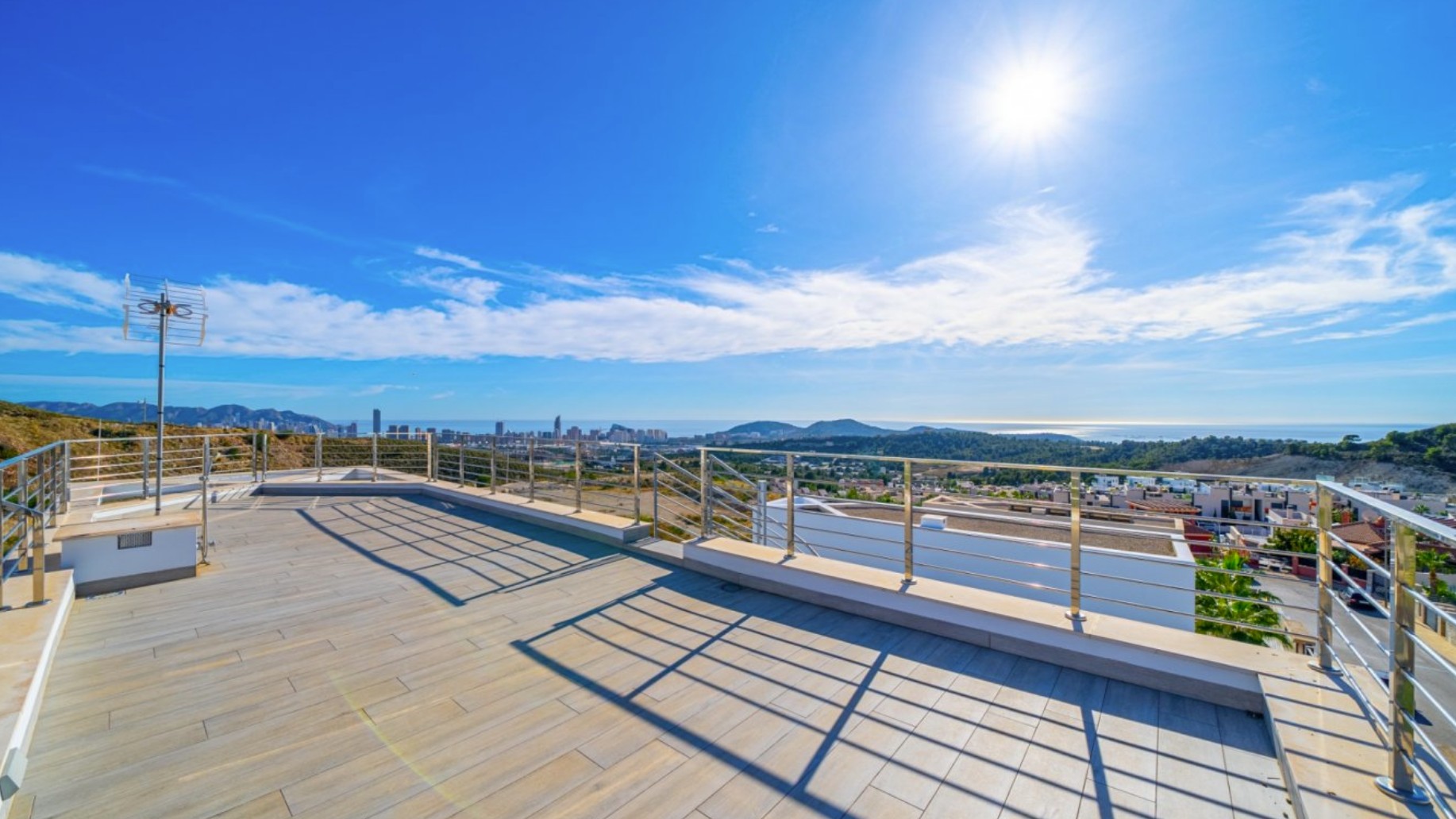 Elegante Villa con vistas al mar . 