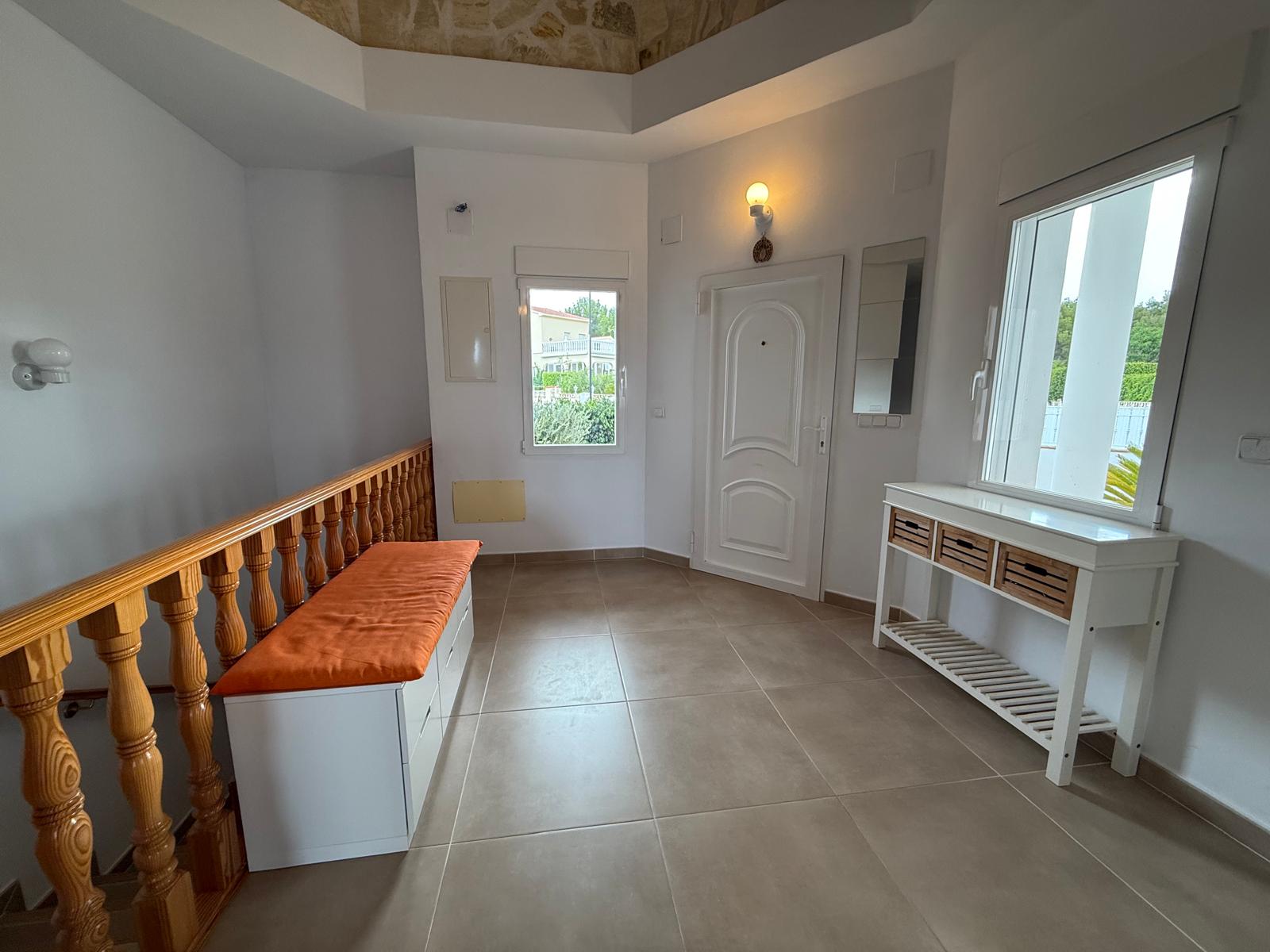 ESPECTACULAR CHALET TRIPLE CON PISCINA EN LA NUCIA