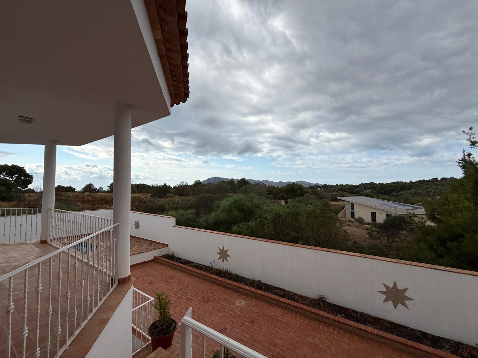 ESPECTACULAR CHALET TRIPLE CON PISCINA EN LA NUCIA