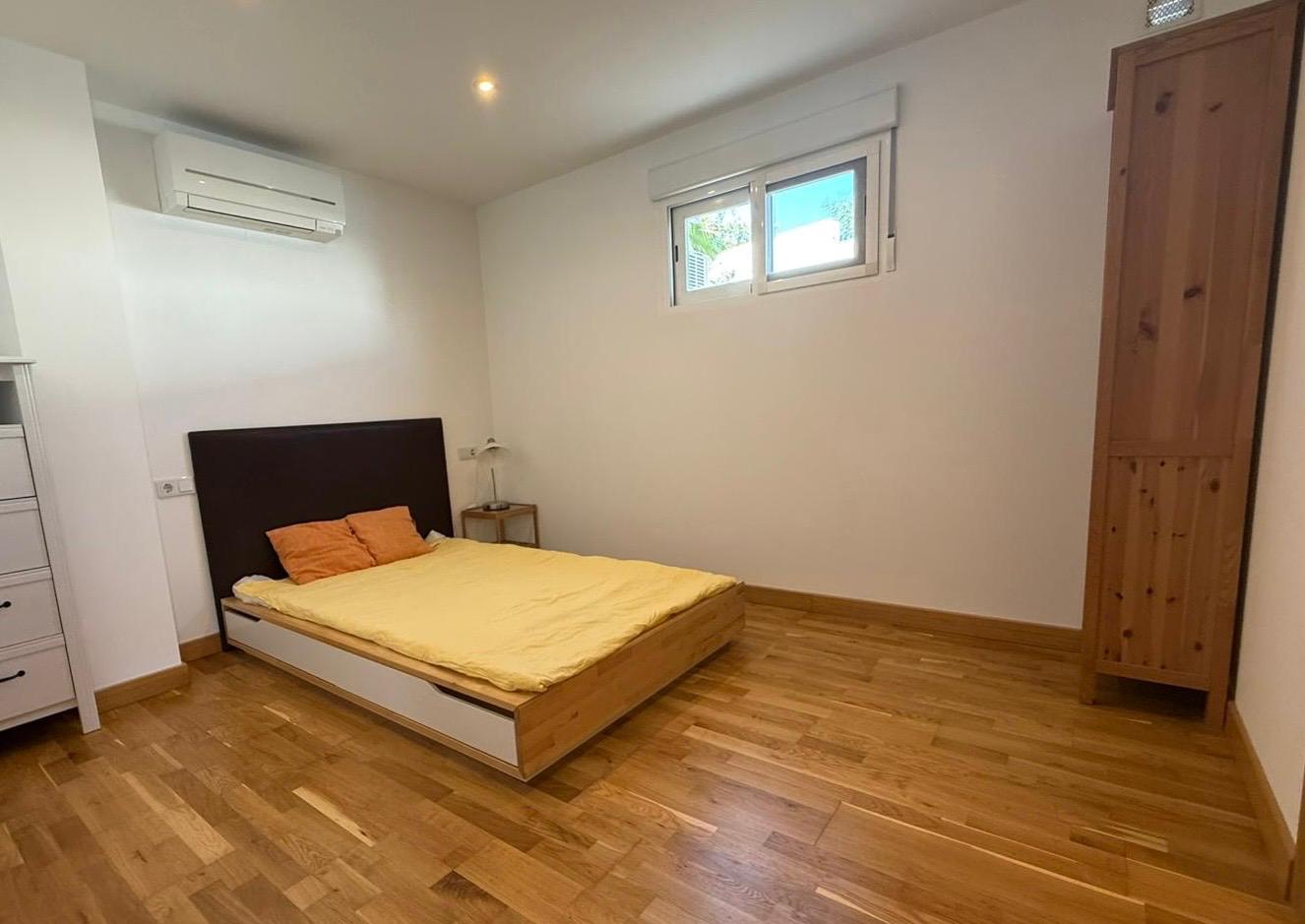 ESPECTACULAR CHALET TRIPLE CON PISCINA EN LA NUCIA