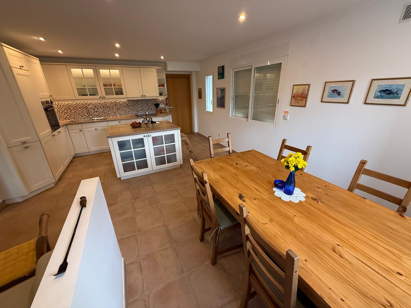 ESPECTACULAR CHALET TRIPLE CON PISCINA EN LA NUCIA