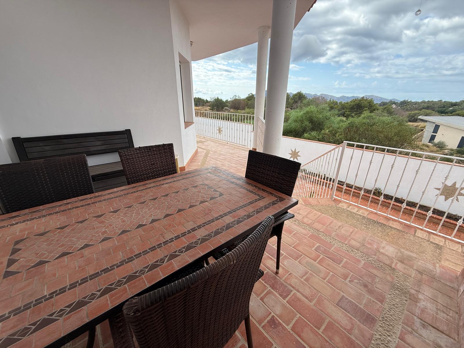 ESPECTACULAR CHALET TRIPLE CON PISCINA EN LA NUCIA