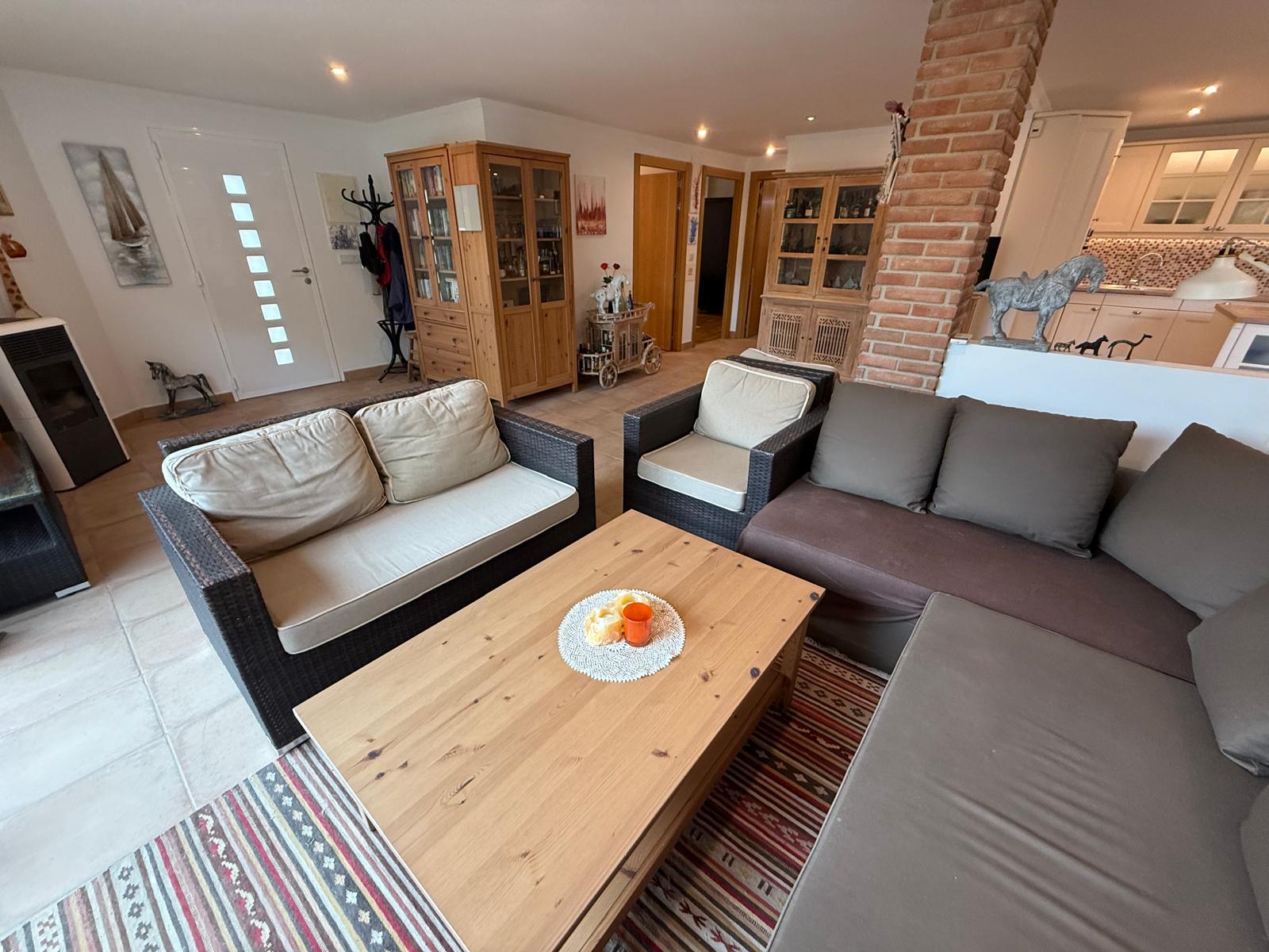 ESPECTACULAR CHALET TRIPLE CON PISCINA EN LA NUCIA
