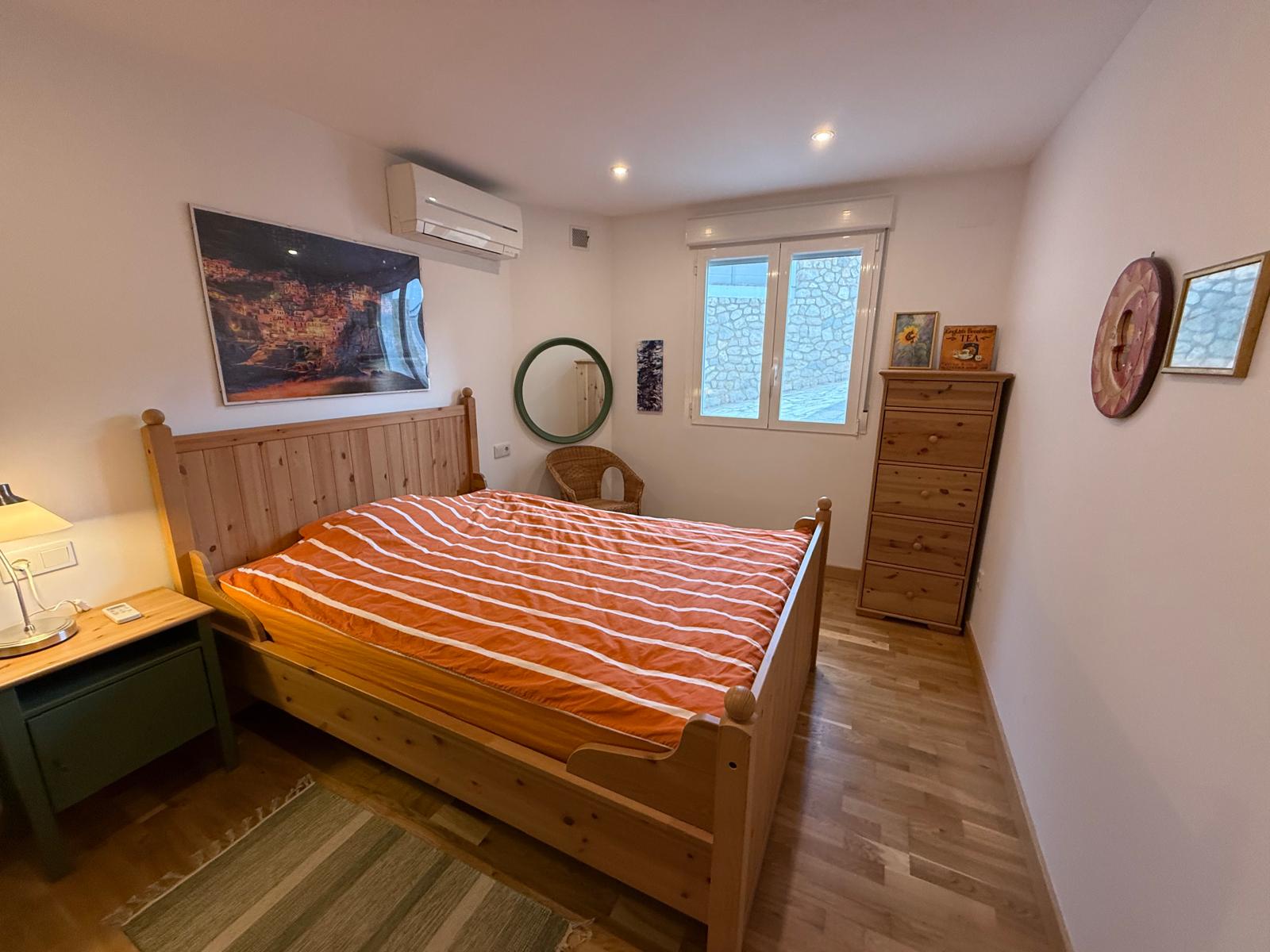 ESPECTACULAR CHALET TRIPLE CON PISCINA EN LA NUCIA